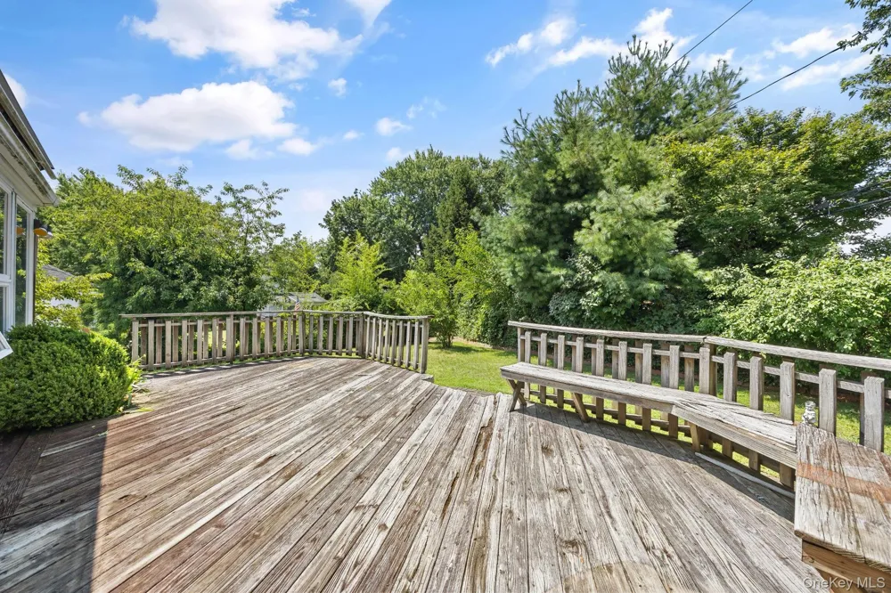 24 Cornell Drive Great Neck, NY 11020
