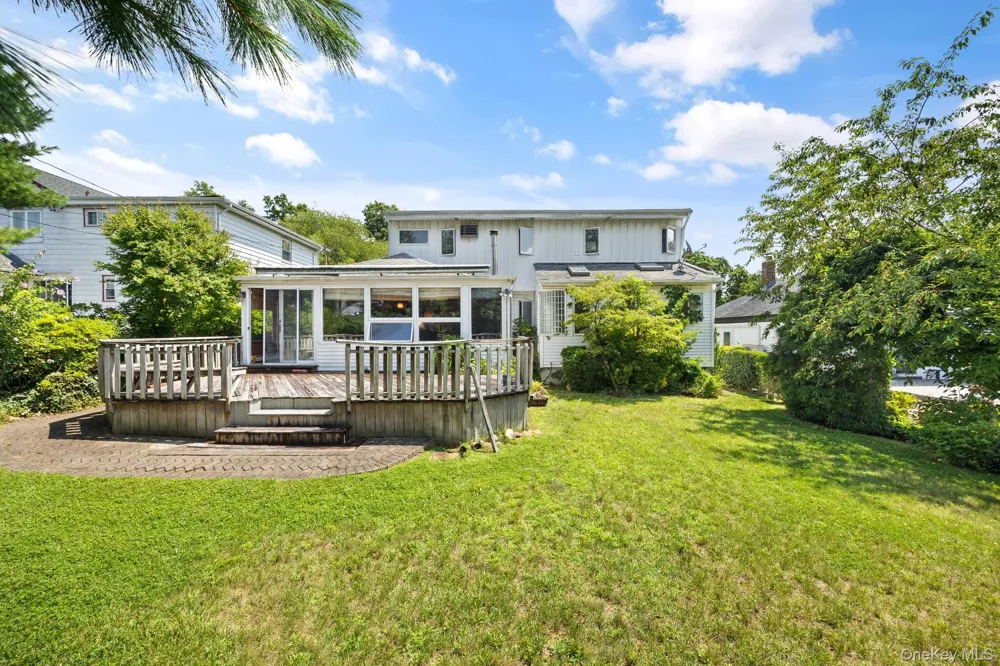 24 Cornell Drive Great Neck, NY 11020