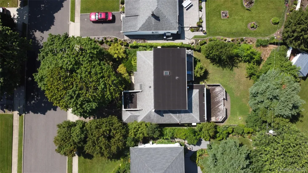 24 Cornell Drive Great Neck, NY 11020