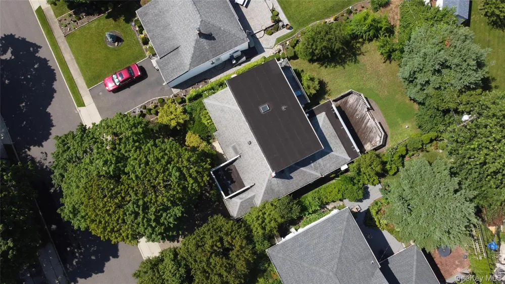 24 Cornell Drive Great Neck, NY 11020
