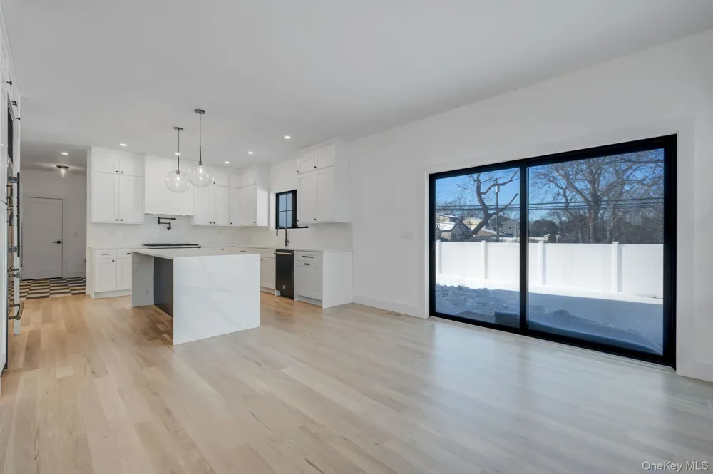 38 Pond Lane Levittown, NY 11756