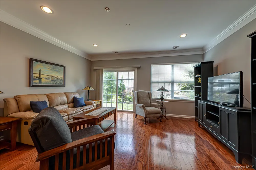 169 Southampton Drive Massapequa, NY 11758