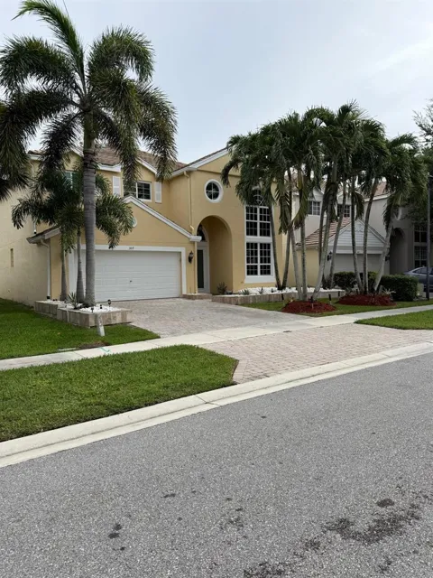 307 BERENGER Walk