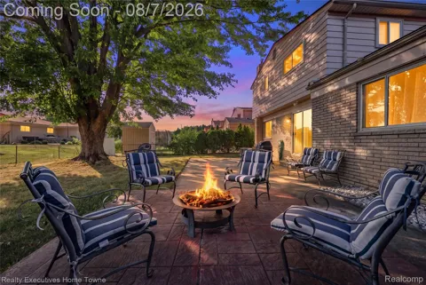 2986 Groves Drive