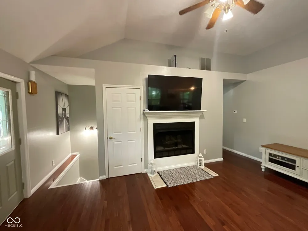 9300 E Brooks Lane Rockville, IN 47872