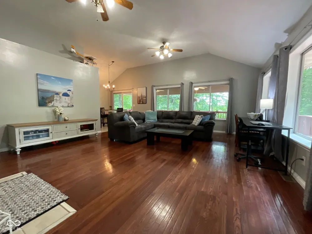 9300 E Brooks Lane Rockville, IN 47872