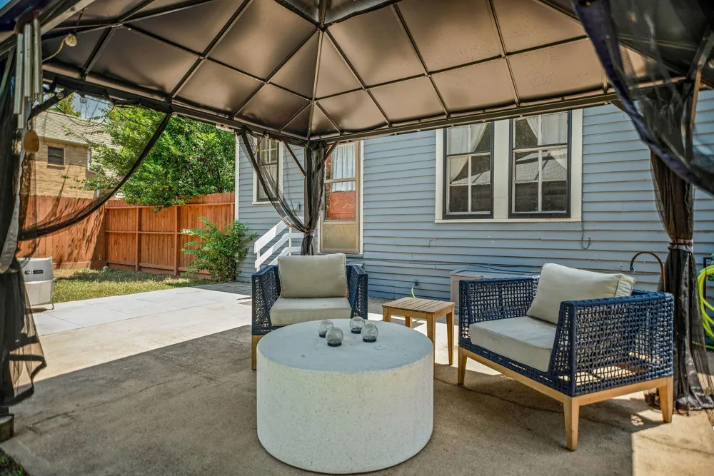 1216 Live Oak Street Columbus, TX 78934