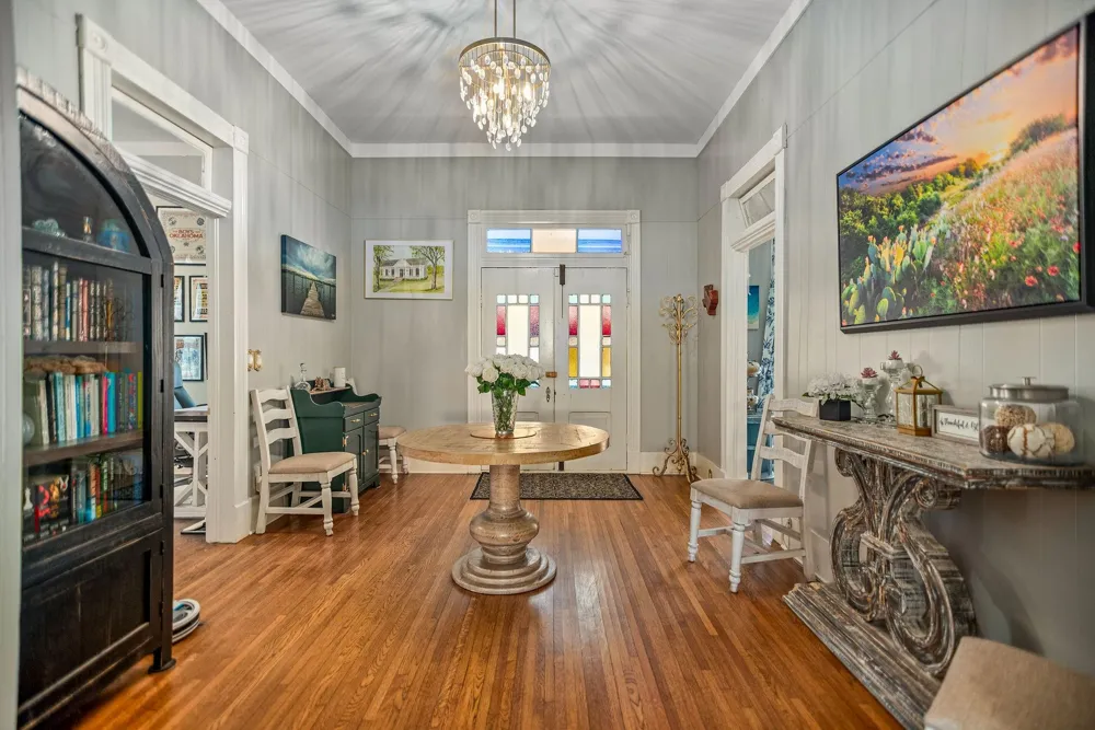 1216 Live Oak Street Columbus, TX 78934
