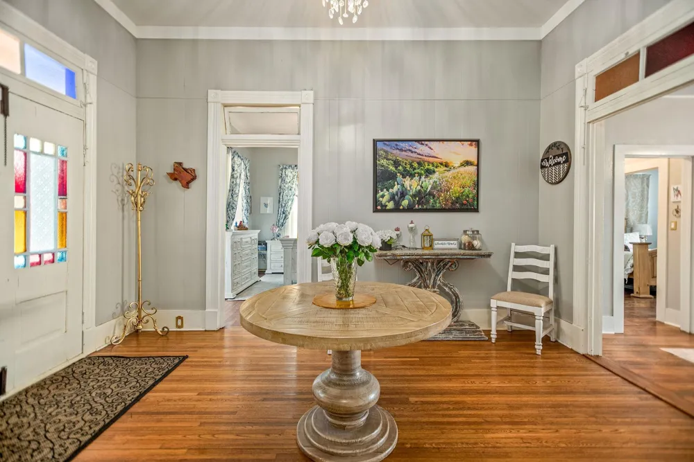 1216 Live Oak Street Columbus, TX 78934