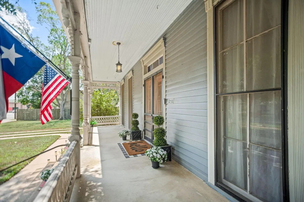 1216 Live Oak Street Columbus, TX 78934