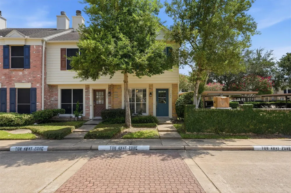 2808 Grants Lake Boulevard #304 Sugar Land, TX 77479