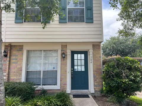 2808 Grants Lake Boulevard #304