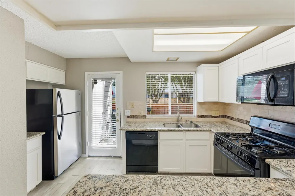 2808 Grants Lake Boulevard #304 Sugar Land, TX 77479
