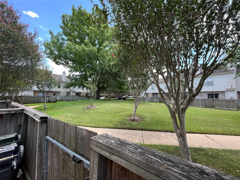2808 Grants Lake Boulevard #304 Sugar Land, TX 77479