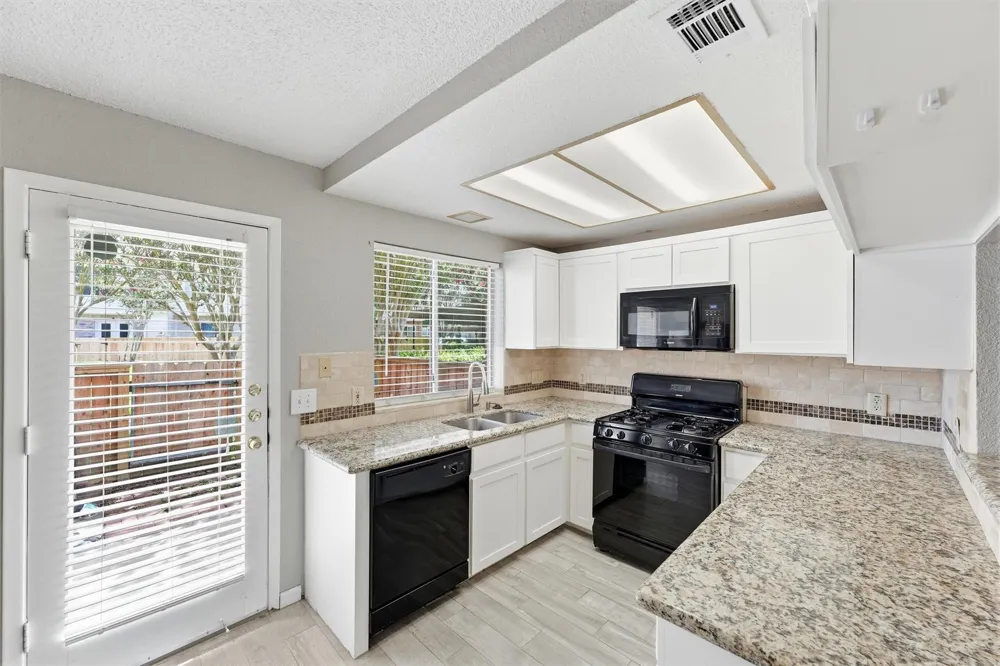 2808 Grants Lake Boulevard #304 Sugar Land, TX 77479