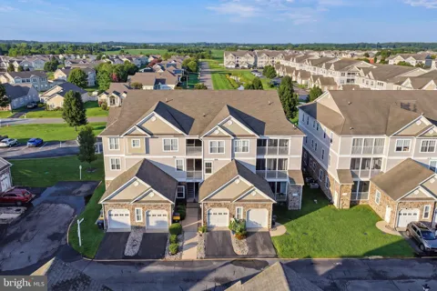 4002 FULLERTON COURT, UNIT E