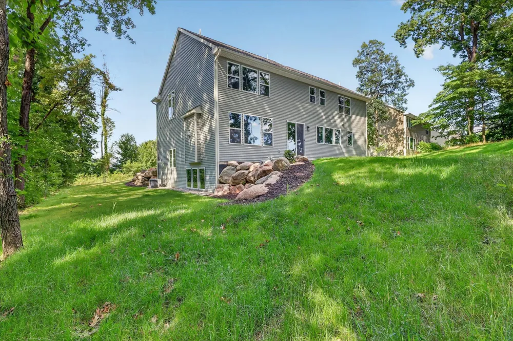 8605 Brighten Trail Mattawan, MI 49071