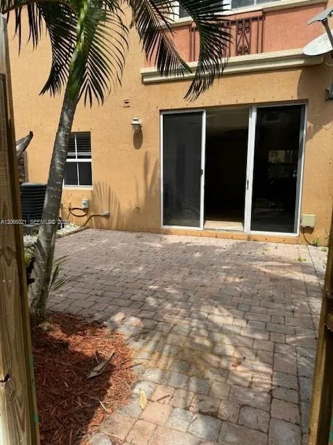 15242 SW 30th Ter #15242 Miami, FL 33185
