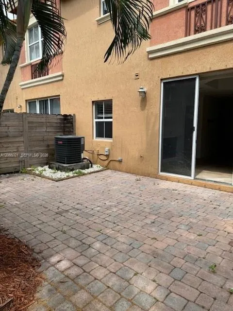 15242 SW 30th Ter #15242 Miami, FL 33185
