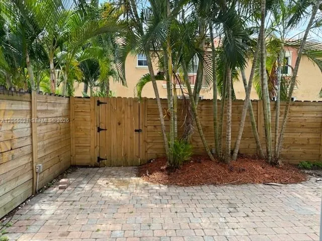 15242 SW 30th Ter #15242 Miami, FL 33185