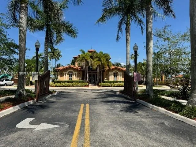 15242 SW 30th Ter #15242 Miami, FL 33185