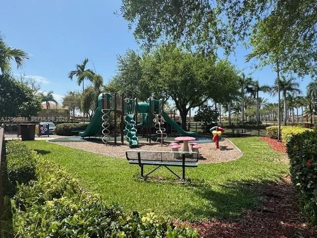15242 SW 30th Ter #15242 Miami, FL 33185