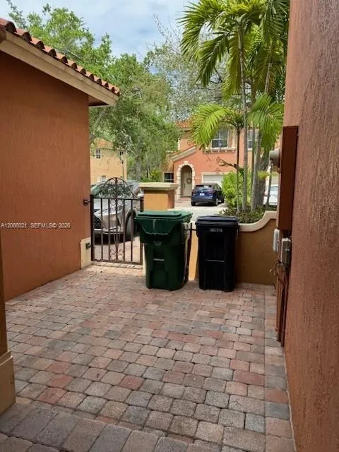 15242 SW 30th Ter #15242 Miami, FL 33185
