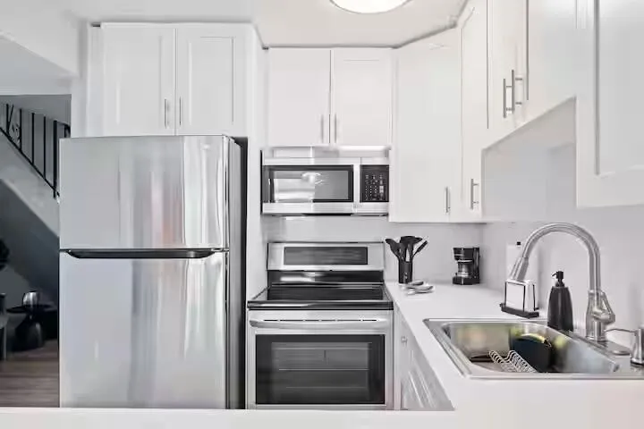 2015 NW 37th Terrace NW #403 Lauderdale Lakes, FL 33311
