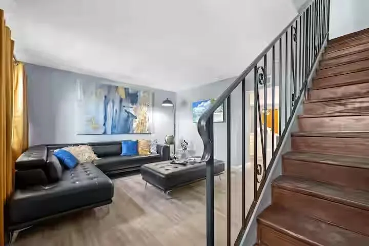 2015 NW 37th Terrace NW #403 Lauderdale Lakes, FL 33311