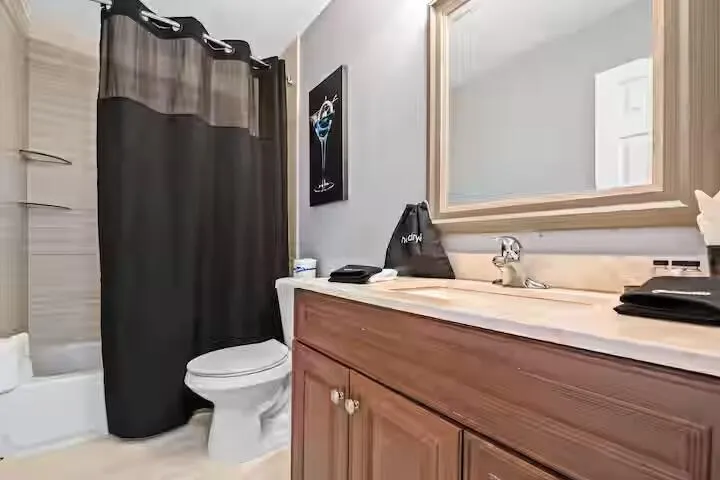 2015 NW 37th Terrace NW #403 Lauderdale Lakes, FL 33311