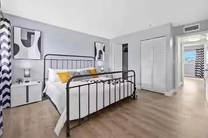 2015 NW 37th Terrace NW #403 Lauderdale Lakes, FL 33311