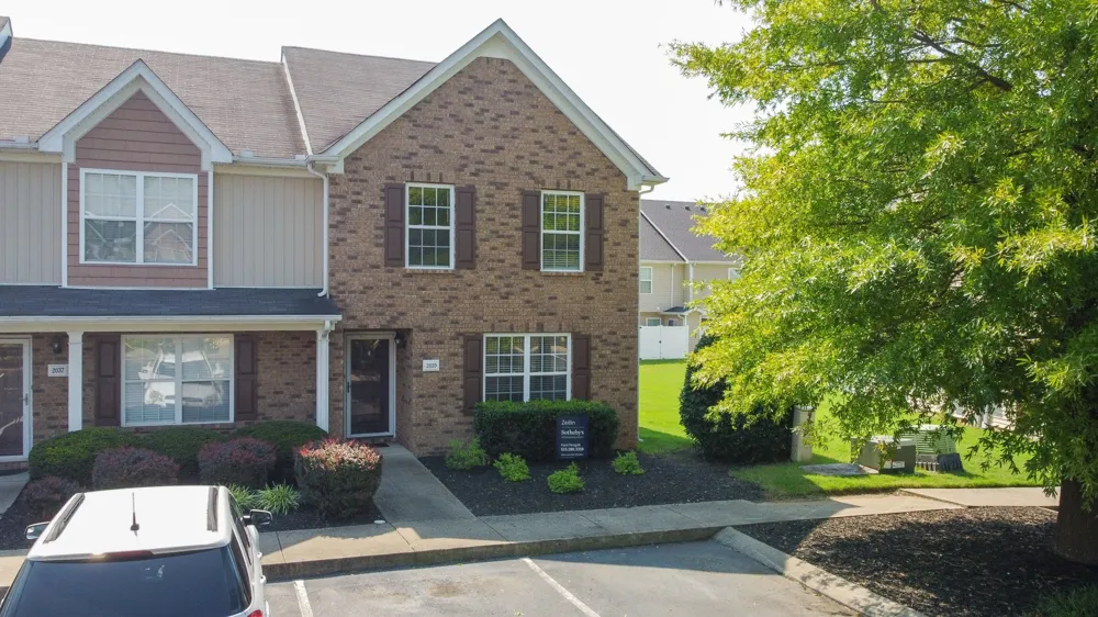 2039 Victory Gallop Ln Murfreesboro, TN 37128