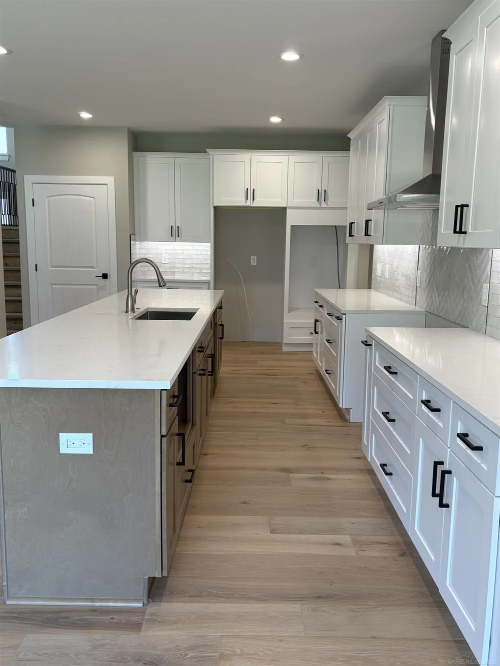 10505 Excalibur Drive Shelby Charter Township, MI 48315