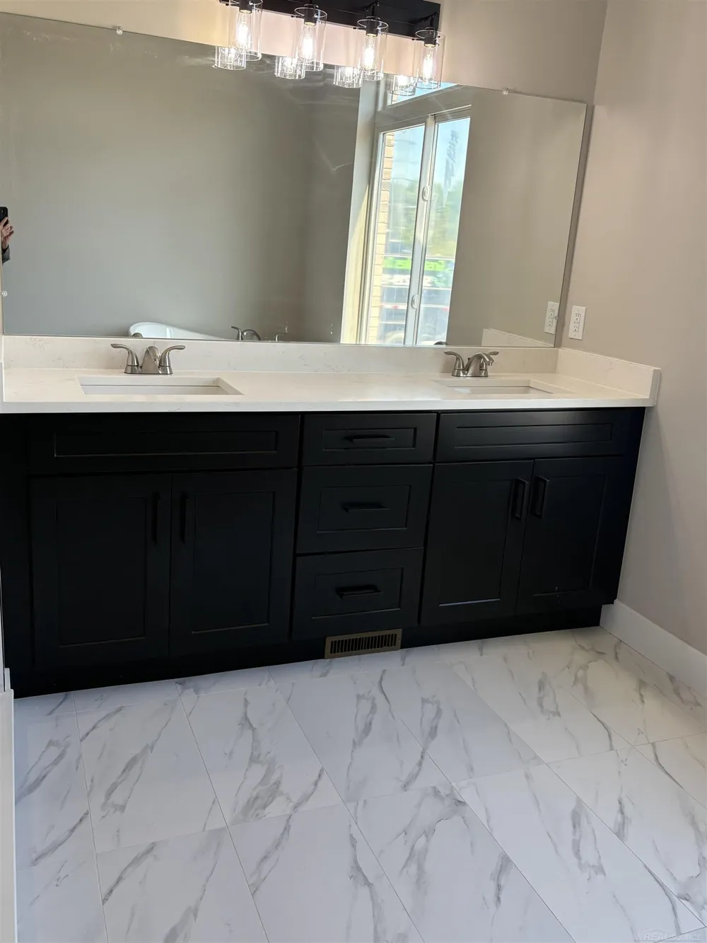 10505 Excalibur Drive Shelby Charter Township, MI 48315