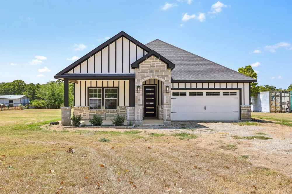 592 VZ County Road 2430 Mabank, TX 75147
