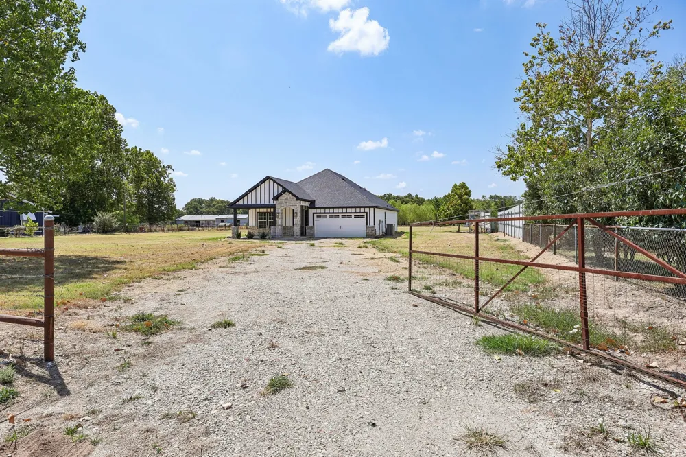 592 VZ County Road 2430 Mabank, TX 75147