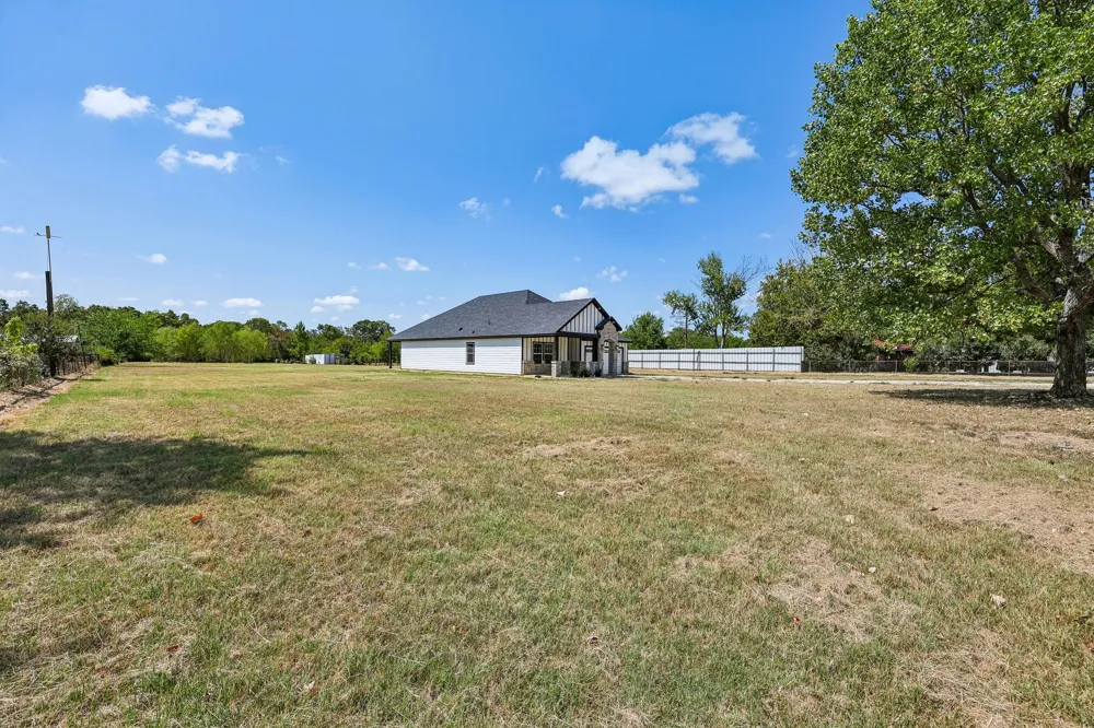 592 VZ County Road 2430 Mabank, TX 75147