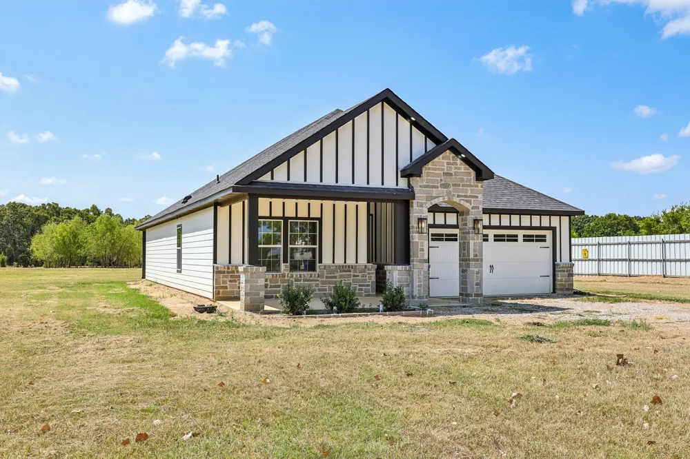 592 VZ County Road 2430 Mabank, TX 75147