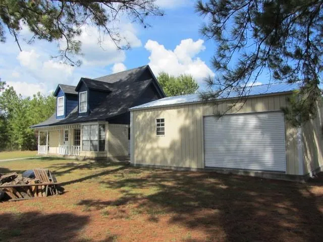 17 Julia Justice Road Huntsville, TX 77320