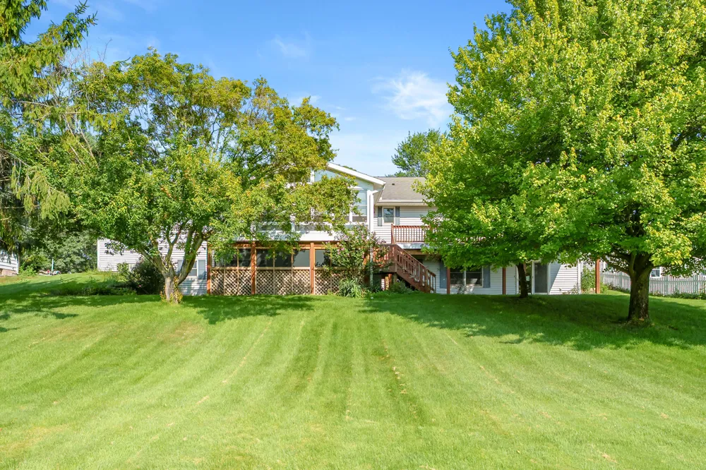 12085 W Indian Lake Drive Vicksburg, MI 49097