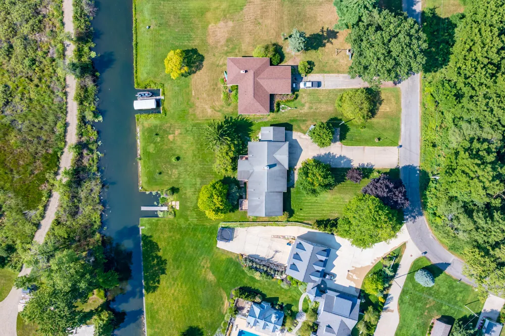 12085 W Indian Lake Drive Vicksburg, MI 49097