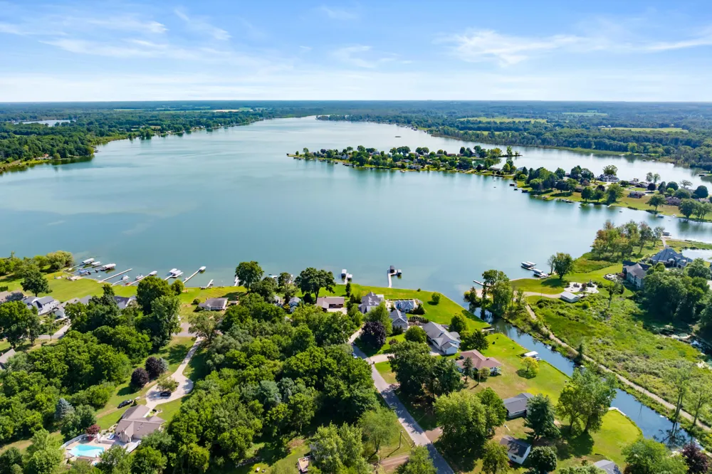 12085 W Indian Lake Drive Vicksburg, MI 49097