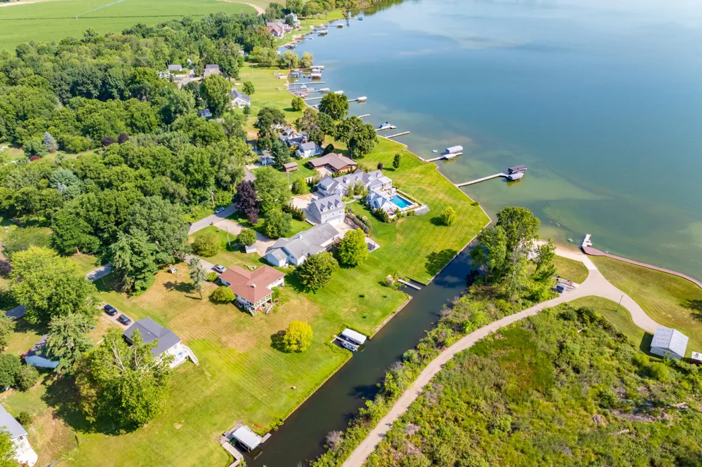 12085 W Indian Lake Drive Vicksburg, MI 49097