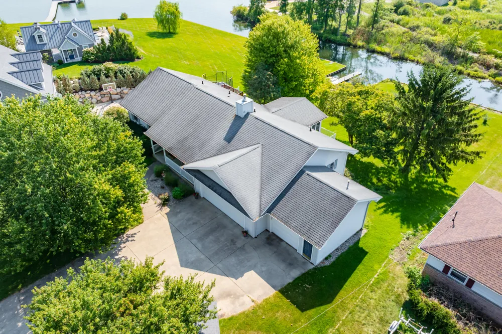 12085 W Indian Lake Drive Vicksburg, MI 49097