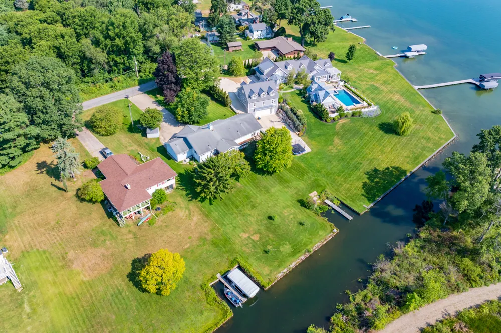 12085 W Indian Lake Drive Vicksburg, MI 49097