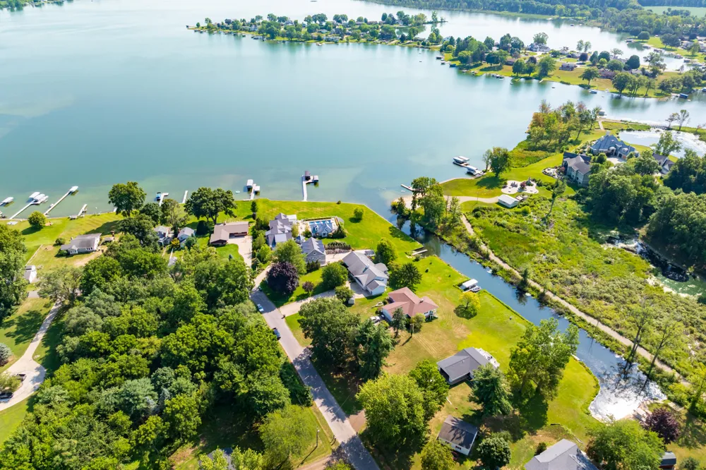 12085 W Indian Lake Drive Vicksburg, MI 49097