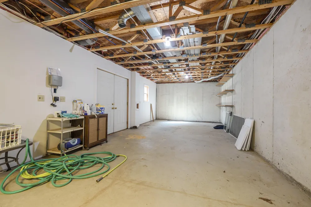 12085 W Indian Lake Drive Vicksburg, MI 49097