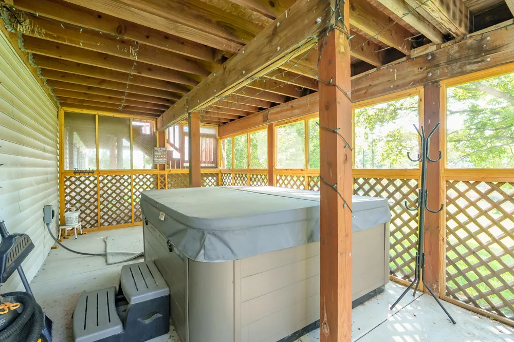 12085 W Indian Lake Drive Vicksburg, MI 49097