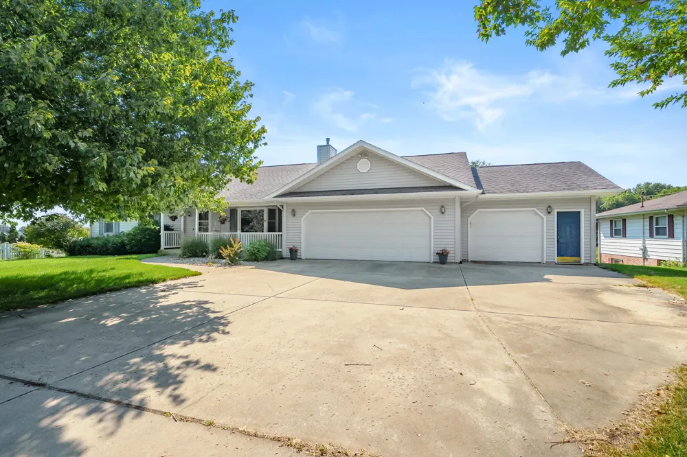 12085 W Indian Lake Drive Vicksburg, MI 49097