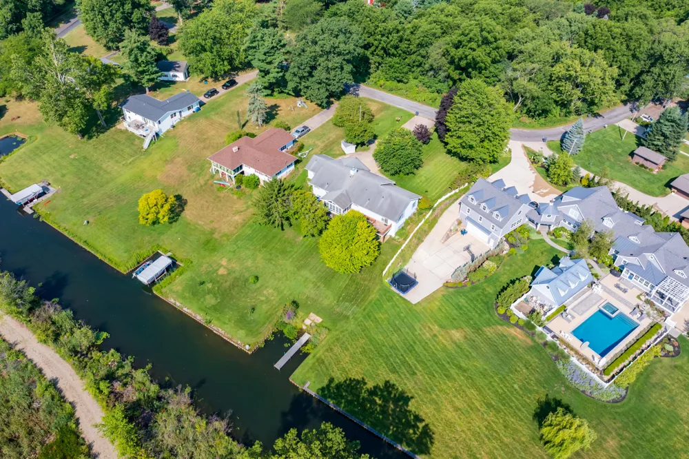 12085 W Indian Lake Drive Vicksburg, MI 49097